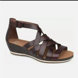 NWT DANSKO VIVIAN VINTAGE PULL UP RUBY